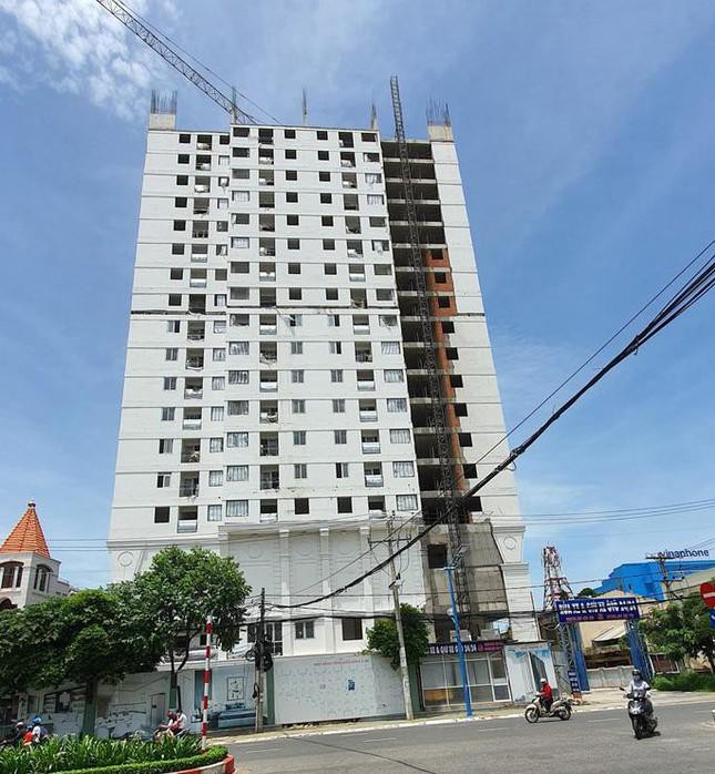 Dự án Sơn Thịnh 3 phải giao nhà vào cuối năm 2018 nhưng đã ngừng xây dựng gần 3 năm qua