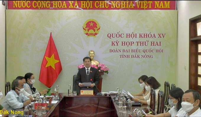 Đại biểu Dương Khắc Mai - Đoàn ĐBQH tỉnh Đắk Nông, thảo luận trực tuyến tại điểm cầu Đắk Nông.