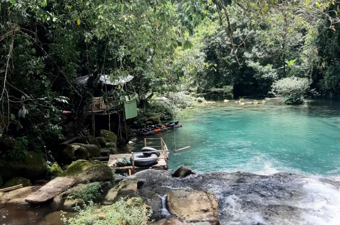 Khu vui chơi giải trí suối Chà Cùng có nhiều trò chơi mạo hiểm hoạt động không phép vẫn còn nguyên sau chỉ đạo tháo dỡ. (Ảnh: Thanh Hà - ảnh chụp ngày 18/5)