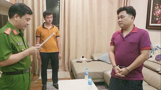 Cơ quan điều tra đọc lệnh khởi tố, bắt tạm giam đối với Võ Hoài Phương.
