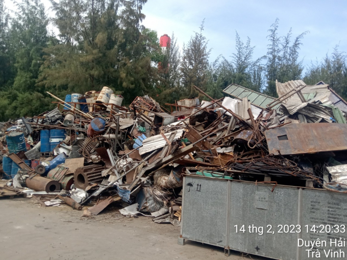 Tại thông báo đấu giá tài sản đã nêu rõ tài sản được mang ra đấu giá là “vật tư, thiết bị, băng tải kém, mất phẩm chất không có nhu cầu sử dụng thu hồi sau sửa chữa lớn năm 2020 của Công ty Nhiệt Điện Duyên Hải” không kèm theo danh sách liệt kê các tài sản bao gồm những loại nào, số lượng, chất lượng là bao nhiêu.