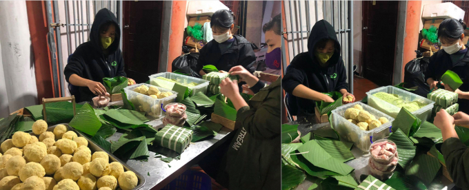Nhân viên cơ sở Bếp Hoa vô tư dùng tay trần để bốc thịt và nặn đỗ xanh làm nguyên liệu gọi bánh chưng. (Hình ảnh ghi lại tại cơ sở này vào chiều ngày 9/2 tức ngày 28 Tết Tân Sửu).