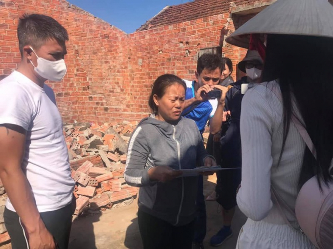 Những căn nhà có sự giúp đỡ đều bị thiệt hại rất nặng, không thể ở thêm nữa.
