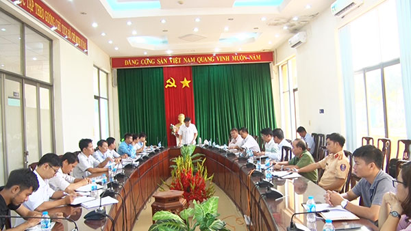 Quang cảnh buổi làm việc