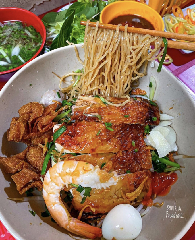 Thiên đường ẩm thực ở Sài thành cho bạn thỏa mãn vị giác với nhiều hương vị lạ miệng như hủ tiếu cá, mì bò, miến lươn...
