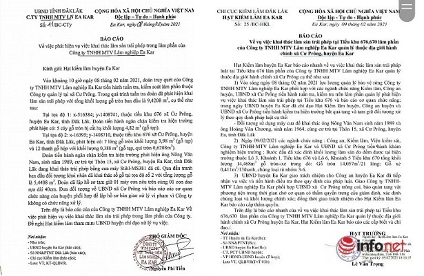 Báo cáo của Cty TNHH MTV Lâm Nghiệp Ea Kar (trái) khẳng định, chính người của đơn vị đã bắt giữ đối tượng khai thác gỗ. Trong khi đó báo cáo của Hạt kiểm lâm (phải) lại khẳng định đã phối hợp với các đơn vị đi bắt vụ gỗ này.