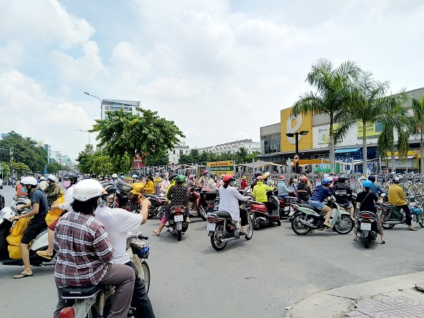 Cổng siêu thị Emart (quận Gò Vấp)