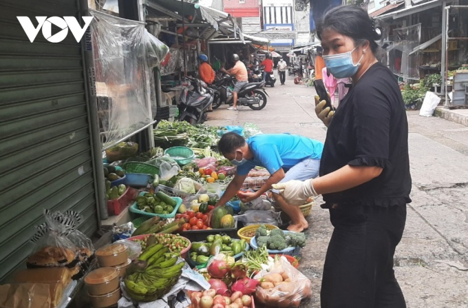 Giá rau củ tăng cao nên người tiêu dùng mua ít hơn