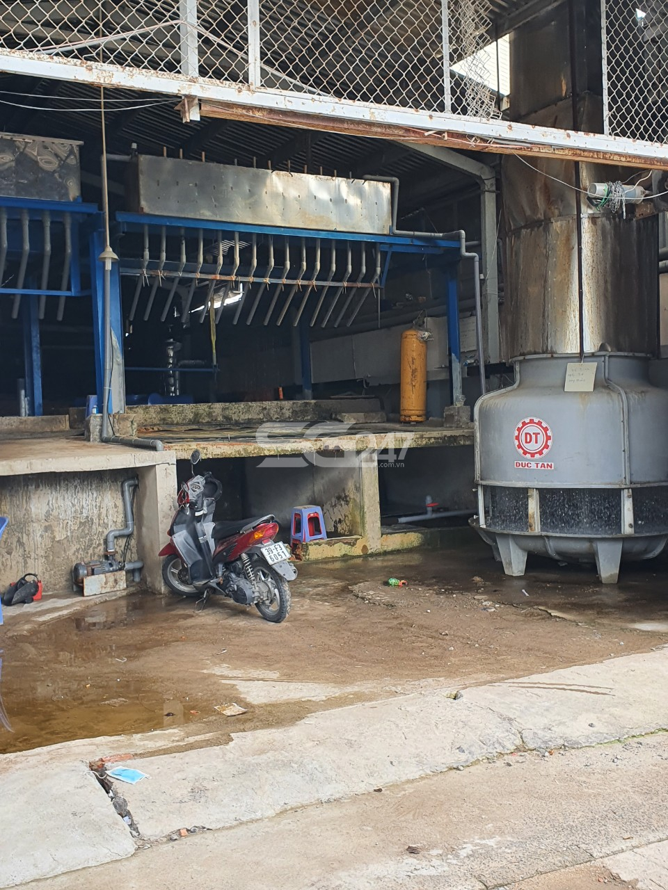 Hình ảnh máy móc, thiết bị bên trong xưởng sản xuất nước đá