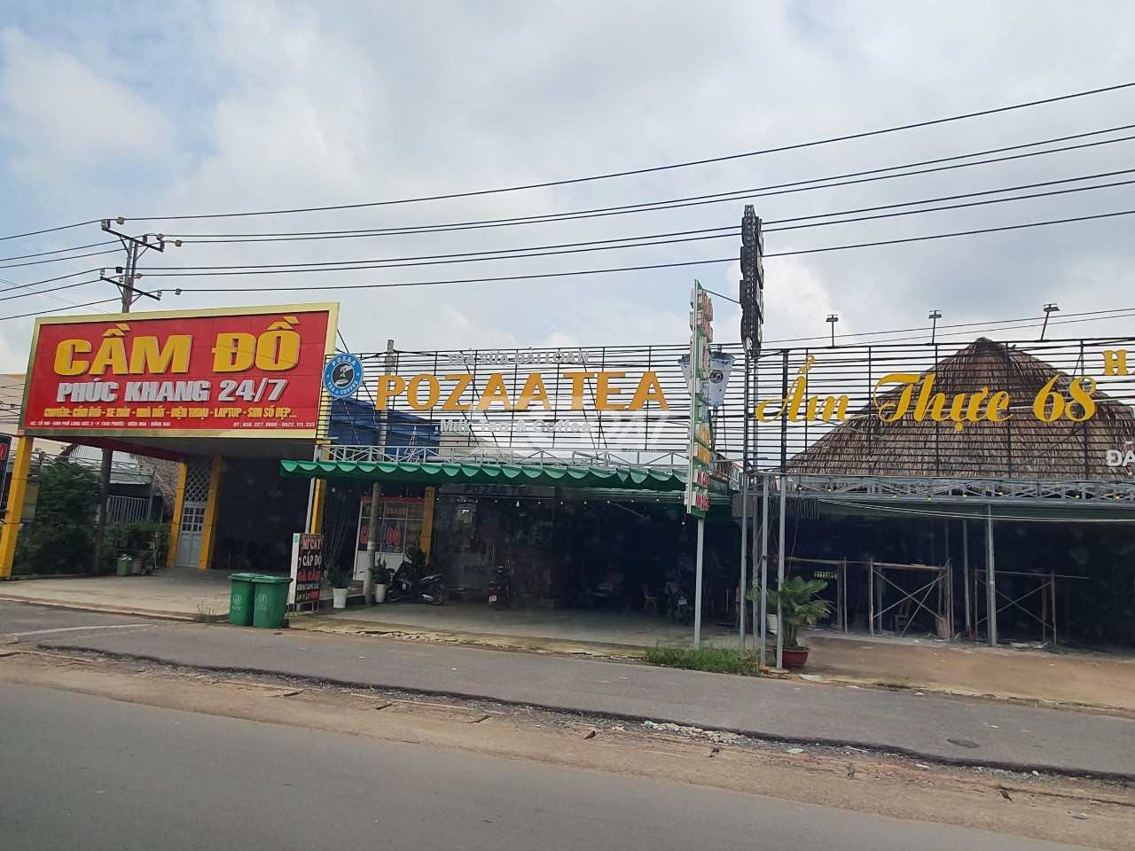 Nhà ở và các ki-ốt tại thửa 313