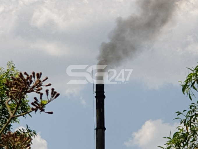 Sau khi bị lập biên bản vi phạm hành chính thì đến nay vẫn thấy công ty không ngừng xả khí thải trực tiếp ra môi trường