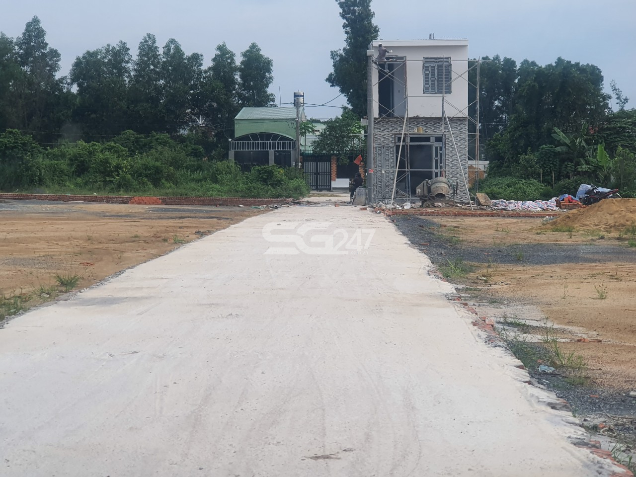 Đường bê tông rộng 4m bên trong khu phân lô