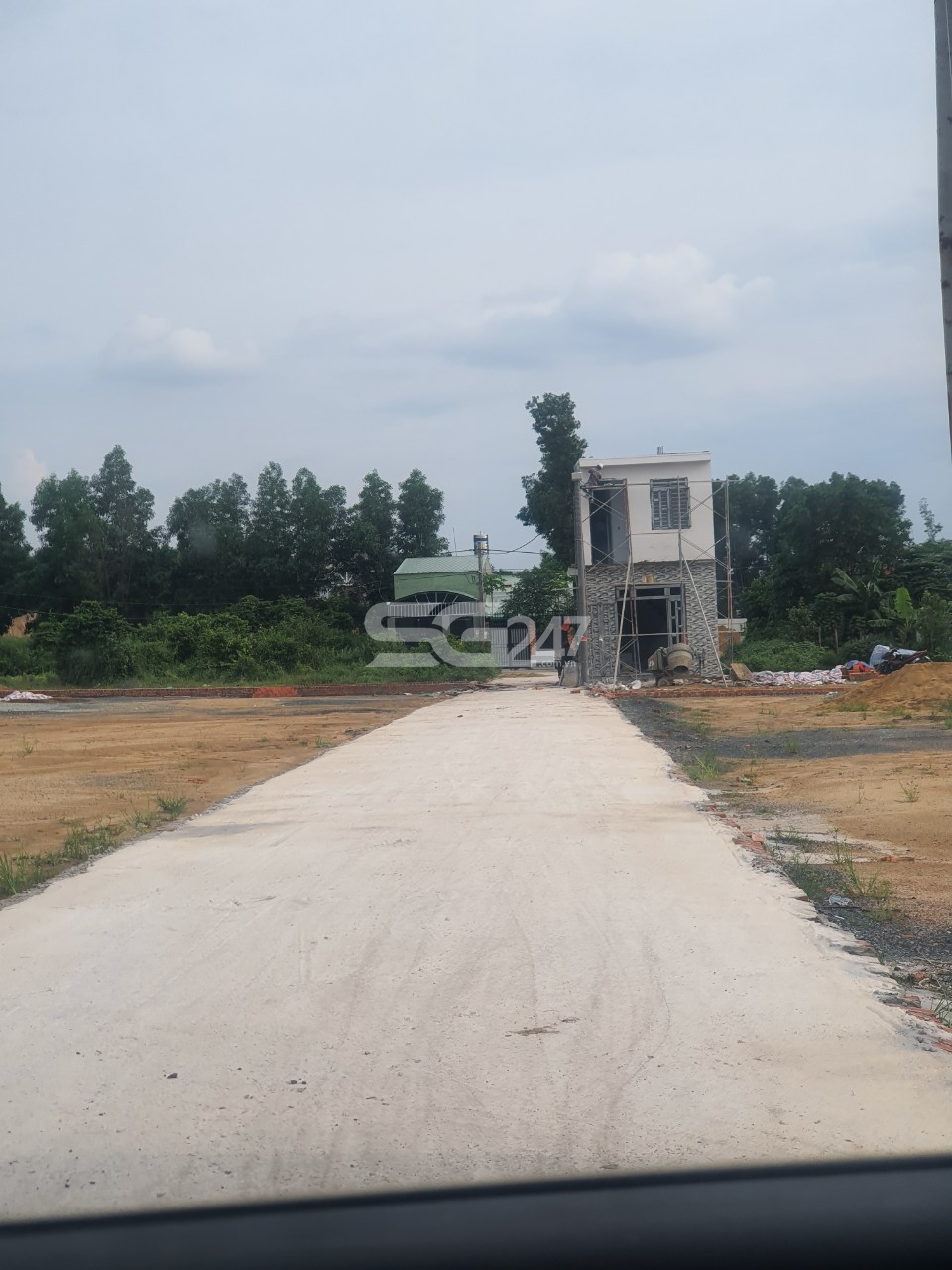 Đường bê tông rộng 4m bên trong khu phân lô