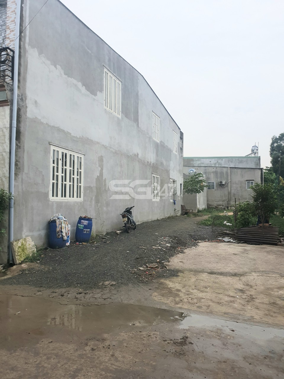 Hình ảnh: Đường đi, nhà ở được xây dựng trên đất trồng lúa thuộc tờ 70 thửa 120 và 121 do ông Nguyễn Minh Nhân là chủ sử dụng tại phường Phước Tân, Biên Hòa, Đồng Nai