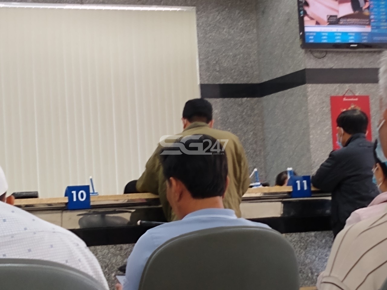 Quầy giao dịch Ngân hàng TMCP Sài Gòn Thương Tín – chi nhánh Tây Ninh tại địa chỉ: Số 217-219 đường 30/4, khu phố 3, Phường 2, Thành phố Tây Ninh, Tây Ninh - Nơi bà Nguyễn Thị Kim Tuyến thực hiện giao dịch rút tiền mặt nhưng đã sau khi hoàn tất giao dịch thì bị nhân viên ngân hàng này liên tục làm phiền, tiết lộ thông tin tín dụng, đe dọa, gây ảnh hưởng đến uy tín, dnah dự, tinh thần, thời gian của khác hàng trong khi lỗi lại thuộc về chính nhân viên ngân hàng