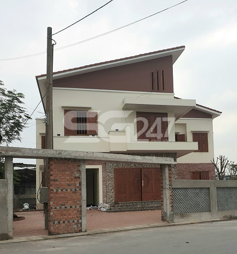 Mặc dù bị lập biên bản và yêu cầu ngừng thi công công trình nhưng bà Trinh vẫn ngang nhiên thi công không phép căn biệt thự tại thửa đất số 259 tờ bản đồ 22 thuộc quy hoạch đất câu xanh cách ly