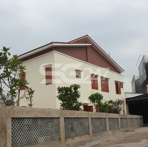 Mặt sau của căn biệt thự không phép