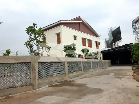 Bà Trinh ngang nhiên xây dựng căn biệt thự không phép trên đất nằm trong quy hoạch đất cây xanh cách ly