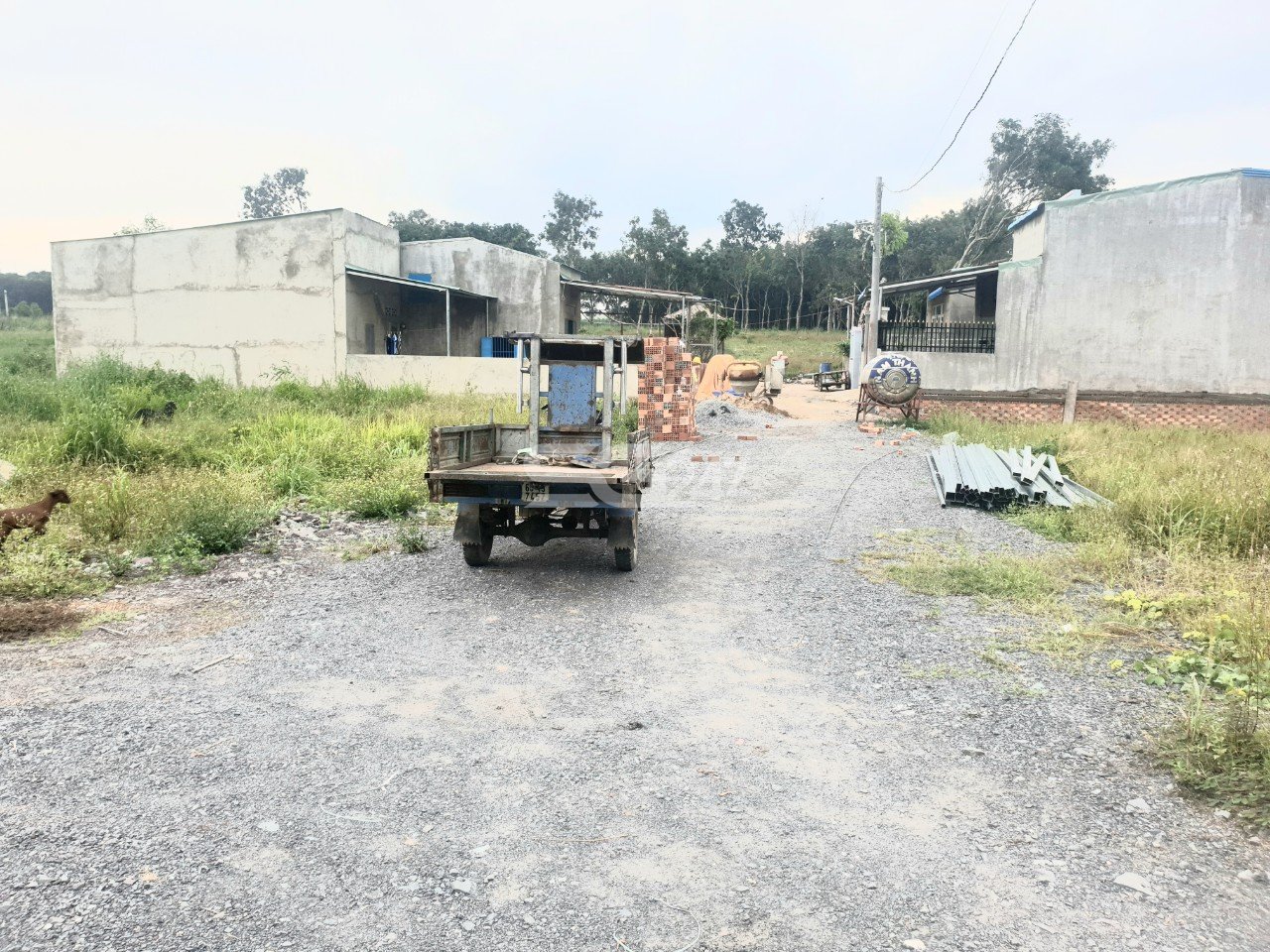 Hình ảnh: Những căn nhà kiên cố đã được đưa vào sử dụng tại khu đất thuộc tờ bản đồ 19, thửa 126 do ông Nguyễn Minh Nhân là chủ sử dụng tại ấp Đồng, phường Phước Tân, TP. Biên Hòa, Đồng Nai
