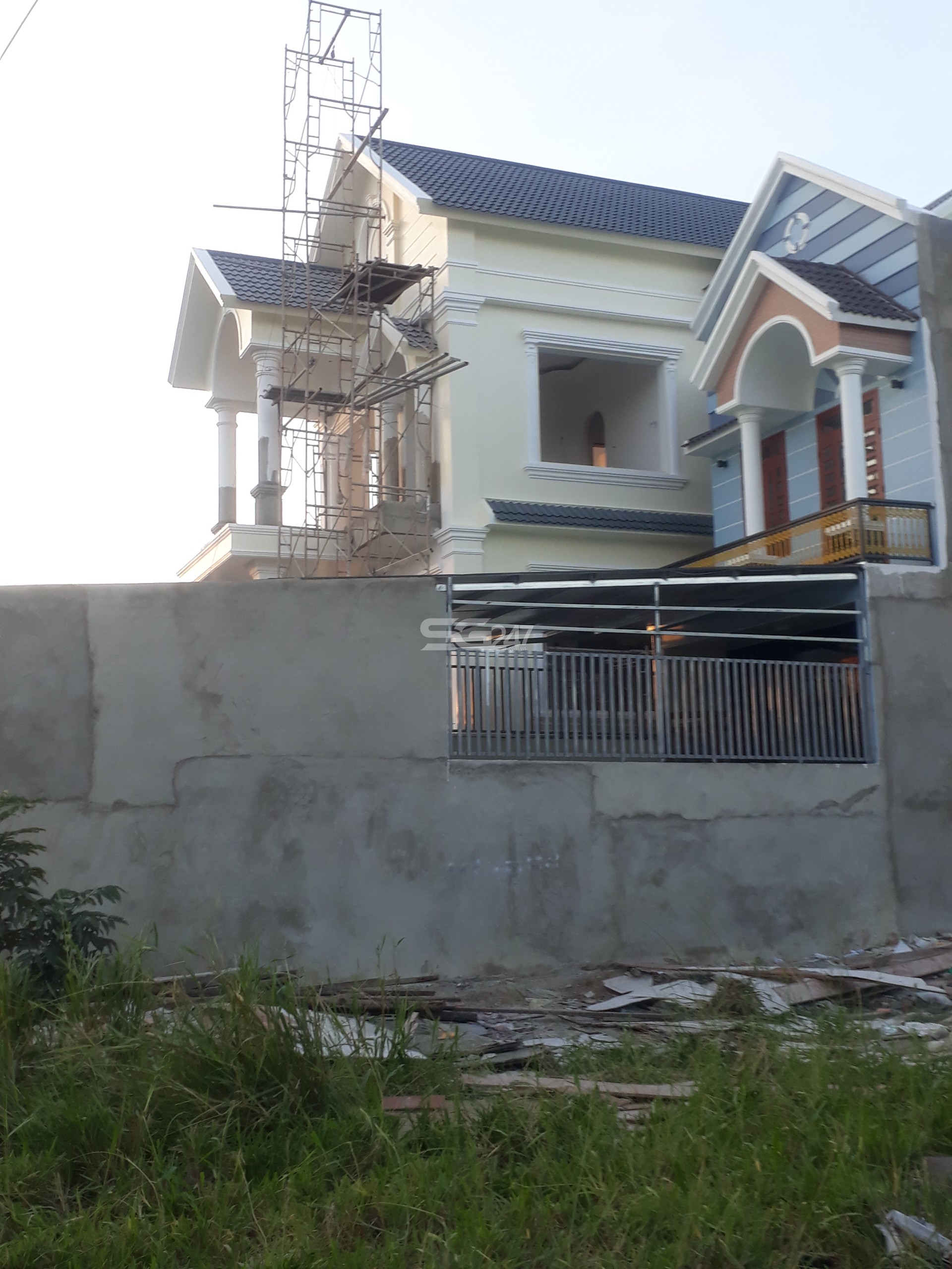 Rào tôn, xây dựng biệt thự trên đất trồng cây lâu năm tại thửa số 301, tờ bản đồ số 9