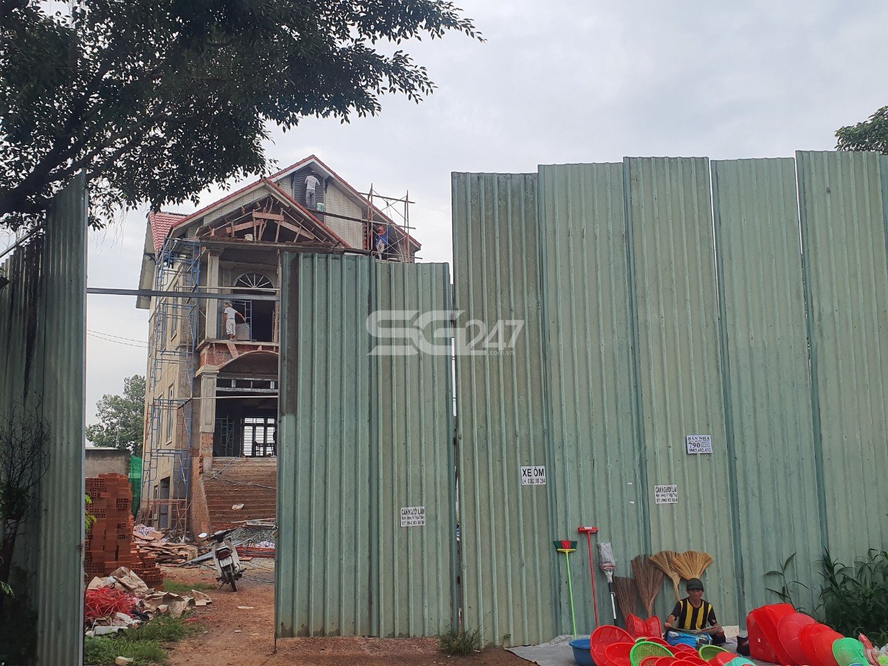 Căn biệt thự hoàng tráng được xây dựng trên thửa đất trồng cây lâu năm tờ bản đồ số 7, thửa 349