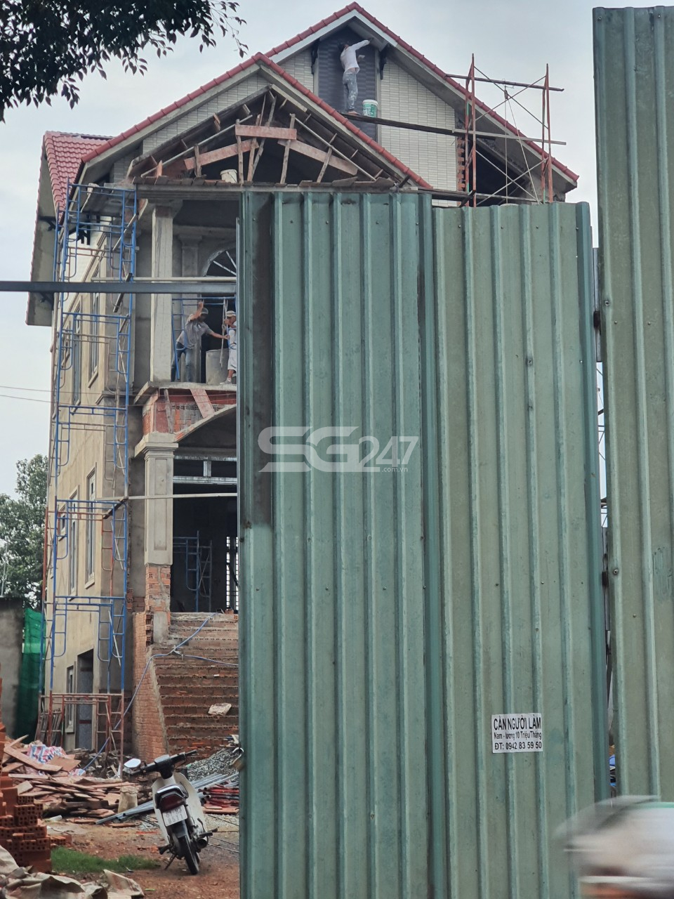 Rào tôn xây biệt thự hoàng tráng trên thửa đất trồng cây lâu năm tờ bản đồ số 7, thửa 349