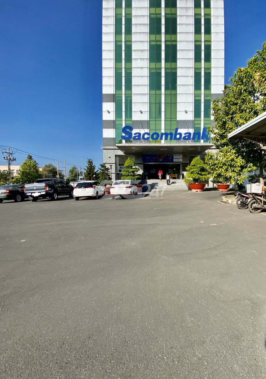 Trụ sở ngân hàng TMCP Sài Gòn Thương Tín – Tây Ninh tại địa chỉ: Số 217-219 đường 30/4, khu phố 3, Phường 2, Thành phố Tây Ninh, Tây Ninh