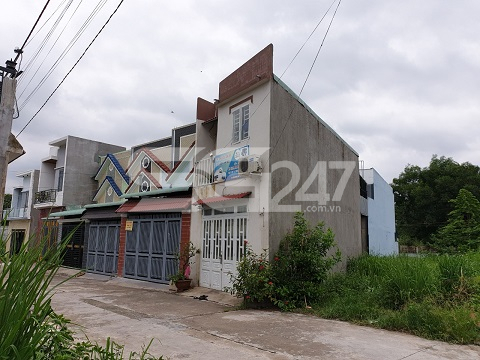 tại tờ bản đồ số 46 thửa 500 hơn 20 căn nhà được xây dựng trái phép vẫn ngang nhiên tồn tại mà không có sự can thiệp xử lý từ chính quyền địa phương