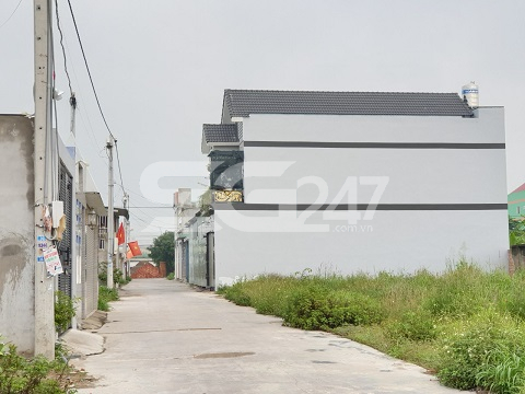 Mặc dù là đất nông nghiệp nhưng tại tờ bản đồ số 7, thửa 245 thuộc tổ 44, KP 4 phường Trảng Dài đã hình thành căn khu phố lui mà chính quyền địa phương vẫn chưa can thiệp xử lý