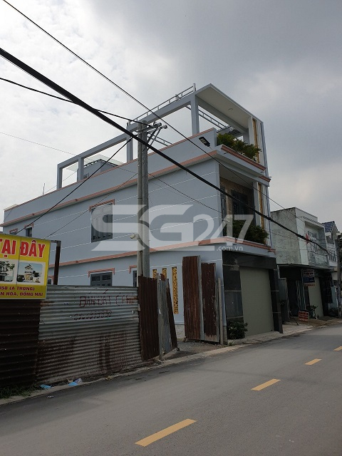 Đất nông nghiệp đã được xây dựng hàng laotj căn nhà trái phép như một dãy phố