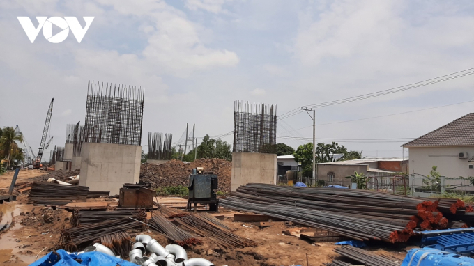 Nhiều công trình xây dựng tại tỉnh Tiền Giang thi công chậm do vật liệu tăng giá.