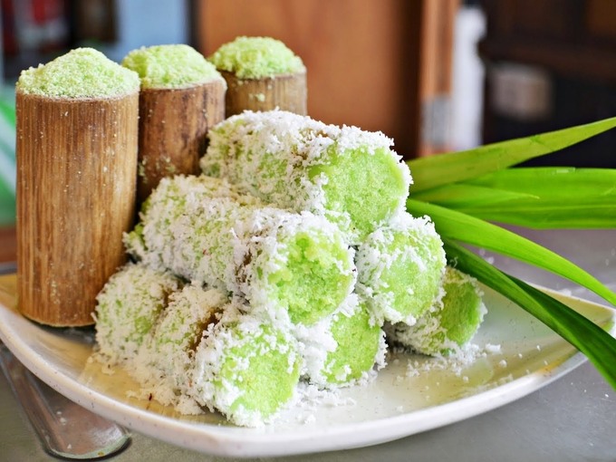 cach-lam-banh-ong-la-dua