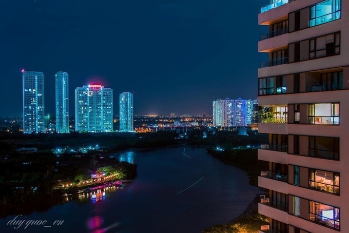 Phú Mỹ Hưng rực rỡ về đêm - Ảnh: Duy Quoc
