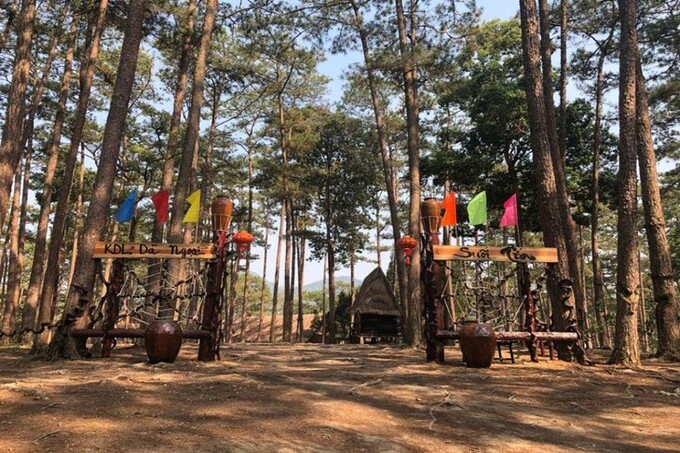 Khu dã ngoại Suối Tía toạ lạc bên hồ Tuyền Lâm. Nguồn ảnh: dalat.vn