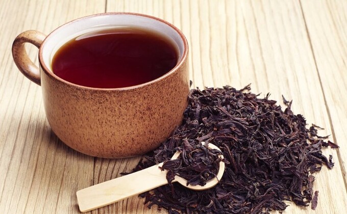 Trà đen có khả năng hấp thụ bã nhờn giúp da luôn thông thoáng và săn chắc thông qua hàm lượng caffeine cao. Ảnh minh họa