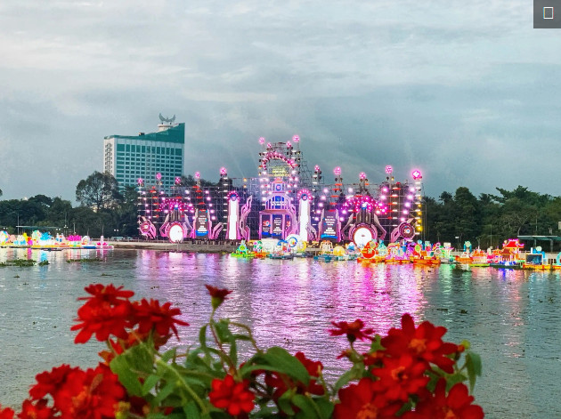 Không gian trình diễn nghệ thuật ánh sáng