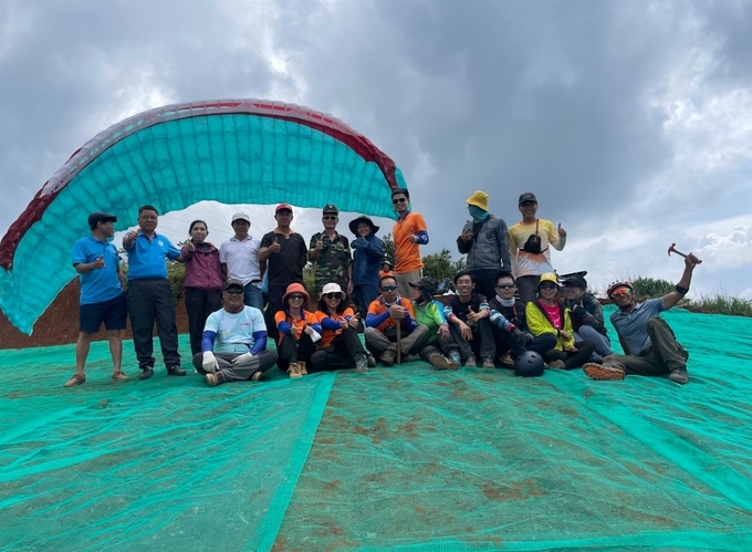Hiện nay, điểm bay này thu hút khá nhiều phi công và du khách đam mê dù lượn đến trải nghiệm, nhất là vào các ngày cuối tuần, dịp lễ, tết. Giữa không trung, toàn cảnh của một vùng Đạ Tẻh còn hoang sơ thu gọn trong tầm mắt