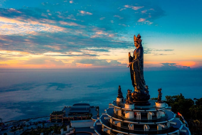 Tượng phật bà Tây Bổ Đà Sơn (Ảnh: Nguyễn Minh Tú)