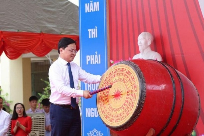 Bí thư Tỉnh ủy Bắc Ninh - Nguyễn Anh Tuấn dự và đánh trống khai giảng năm học mới 2023 -2024 tại Trường THPT Lý Thái Tổ (TP Từ Sơn).