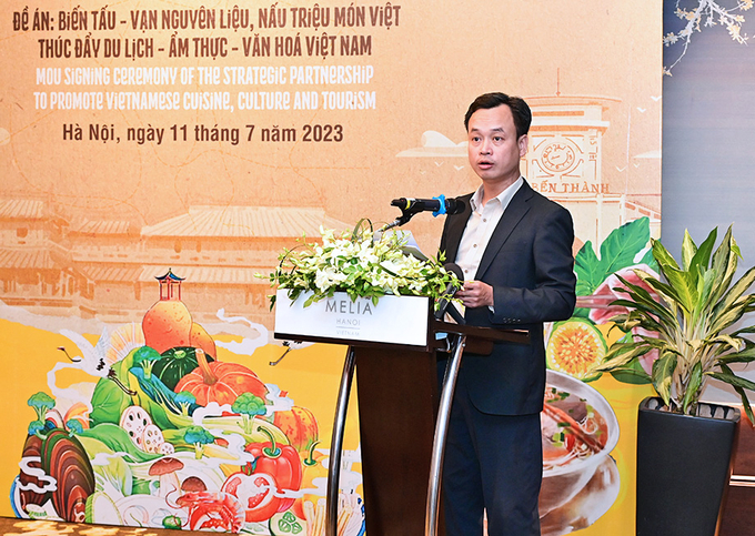 Ông Hoàng Quốc Hòa - Giám đốc Trung tâm Thông tin du lịch, Cục Du lịch Quốc gia Việt Nam phát biểu tại lễ ký kết 