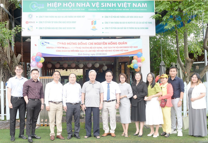 Đồng chí Nguyễn Hồng Quân - Chủ tịch Trung ương Hội GDCSSKCĐ thăm HHNVS Việt Nam tại Bình Dương