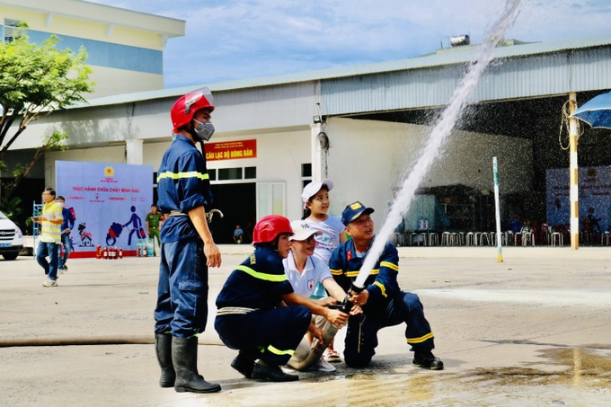 Người dân được tham gia tìm hiểu và thực hành kỹ năng PCCC