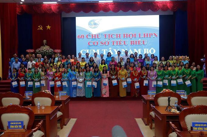 Tuyên dương 60 phụ nữ tiêu biểu
