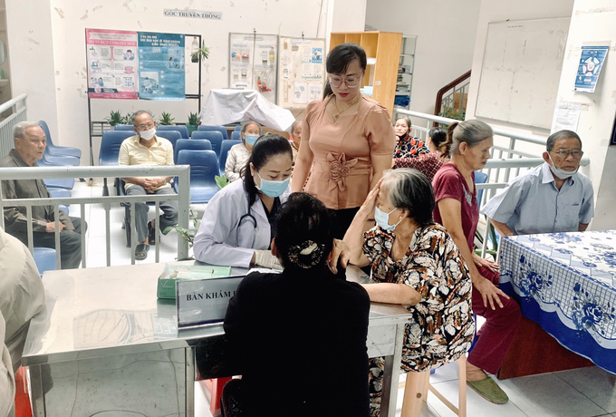 Trung tâm y tế thành phố Tây Ninh đã tổ chức khám sức khoẻ cho người cao tuổi 