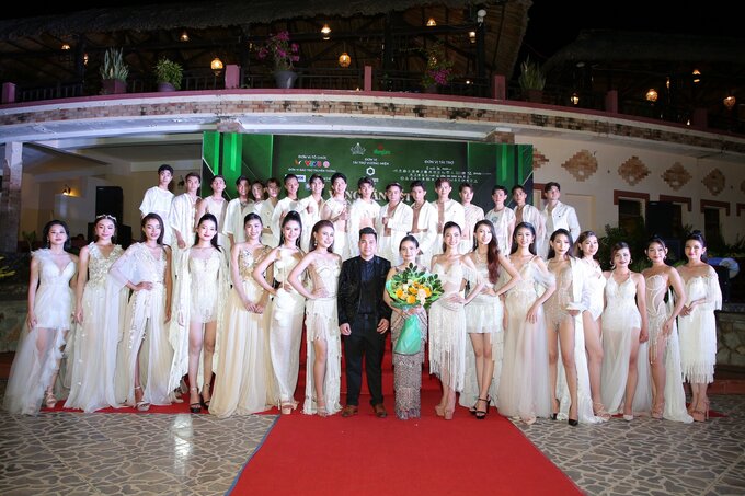 Đêm bán kết cuộc thi Hoa hậu và Nam vương Thần tượng Việt Nam 2023 