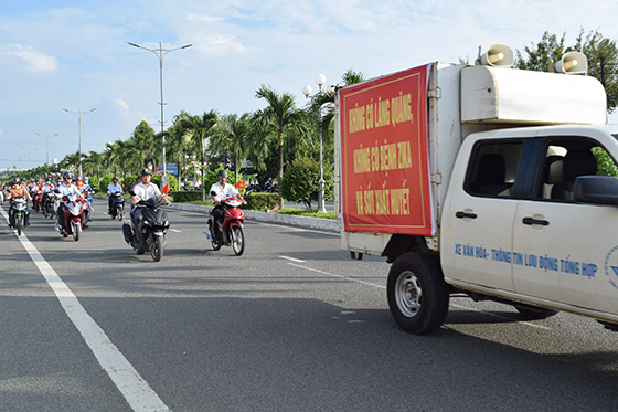 Địa phương cần thông báo trước cho người dân ở khu vực biết rõ ngày giờ phun để người dân phối hợp mở cửa cho nhân viên y tế phun hóa chất