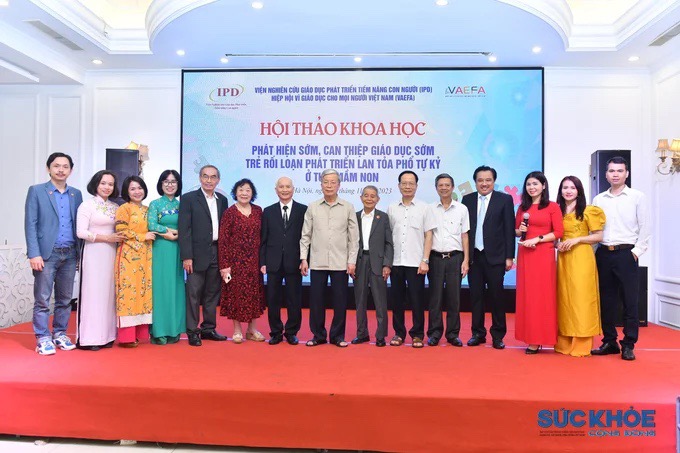Lãnh đạo Trung ương Hội Giáo dục chăm sóc sức khỏe cộng đồng Việt Nam cùng lãnh đạo Viện IPD, Hiệp hội VAEFA tham dự Hội thảo