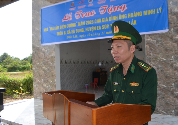 Đại tá Đỗ Quang Thấm - Chính ủy Bộ đội Biên phòng tỉnh Đắk Lắk phát biểu tại lễ trao tặng nhà