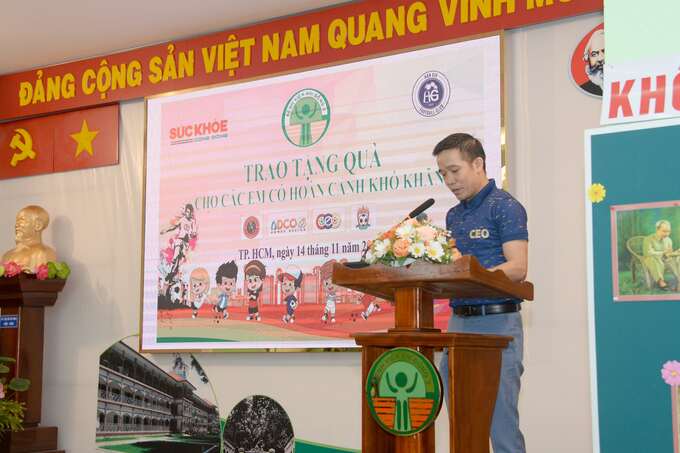 Ông Nguyễn Chiến Lũy – Phó BTC giải bóng đá CEO FC Cúp Hàn Gia lần thứ 11 phát biểu tại buổi lễ