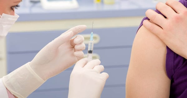 Tiêm vắc xin phòng uốn ván để chủ động phòng uốn ván cho mẹ và UVSS cho con (ảnh minh họa)